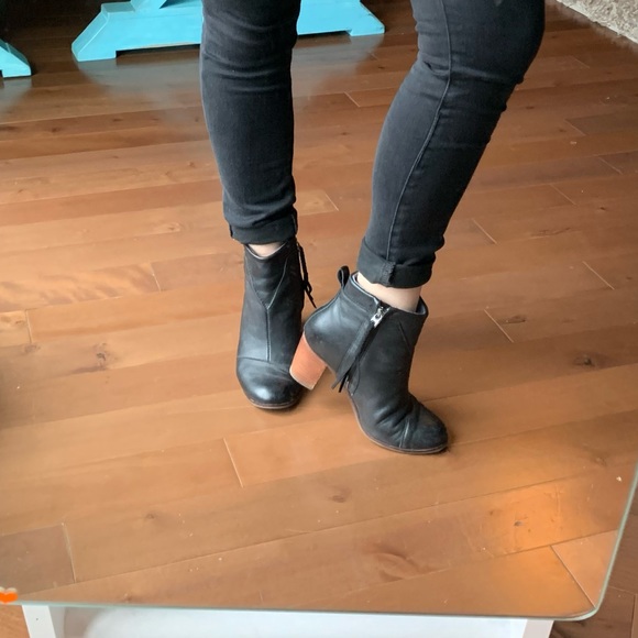 Toms Black Leather Lunata Boot - Picture 2 of 14